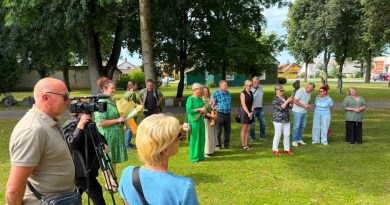 Trys naujos skulptūros Kelmėje
