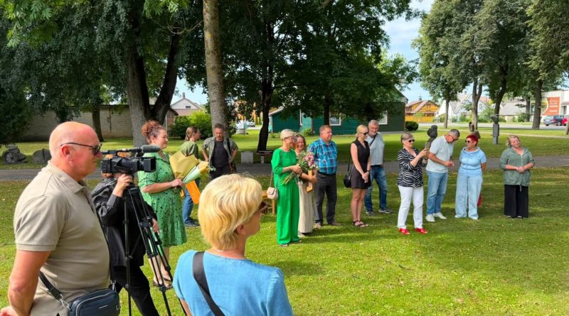 Trys naujos skulptūros Kelmėje
